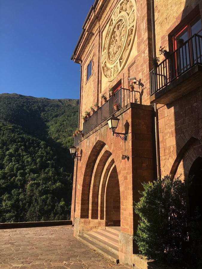 Monasterio De Santa Maria De Valvanera Anguiano Екстер'єр фото