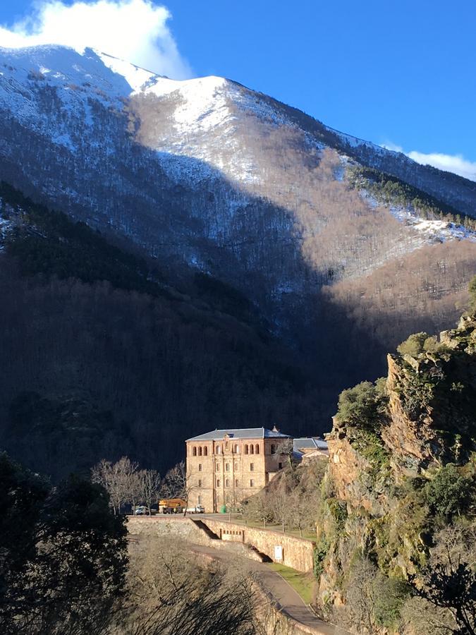 Monasterio De Santa Maria De Valvanera Anguiano Екстер'єр фото